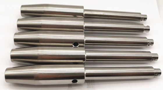 Ιατρικό τιτάνιο άξονων αεροπορίας που επεξεργάζεται τα μέρη, CNC κυλίνδρων πιάτων στη μηχανή γυρίζοντας μέρη